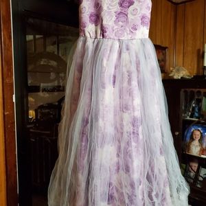 Girls beautiful purple flower and lace dress,brand new size 8 gorgeous dress!